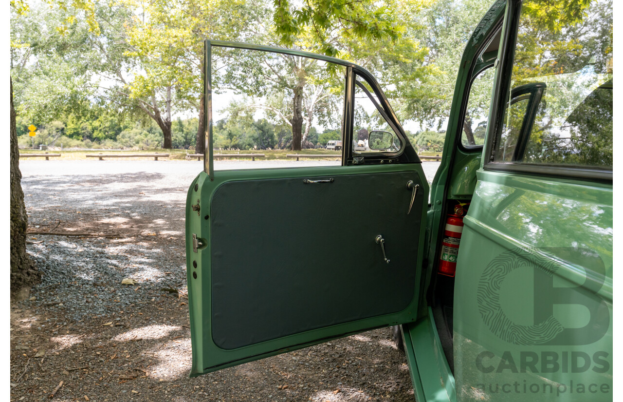 1/1959 Morris Minor 1000 Series III Light Pastel Green Datsun 1.2L - Engineered