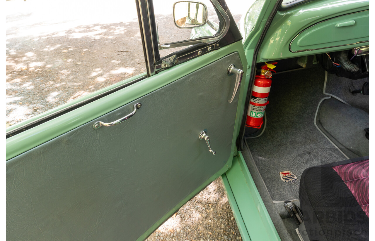 1/1959 Morris Minor 1000 Series III Light Pastel Green Datsun 1.2L - Engineered