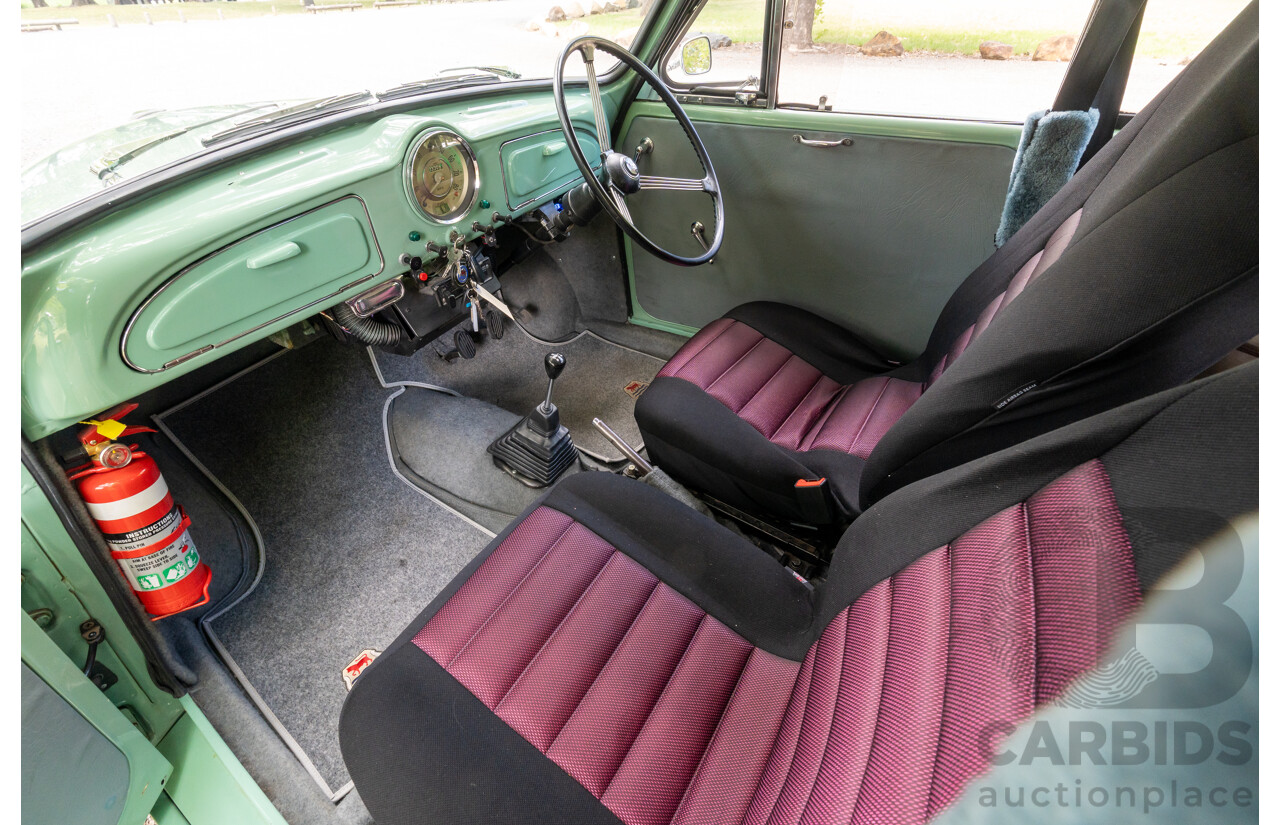 1/1959 Morris Minor 1000 Series III Light Pastel Green Datsun 1.2L - Engineered