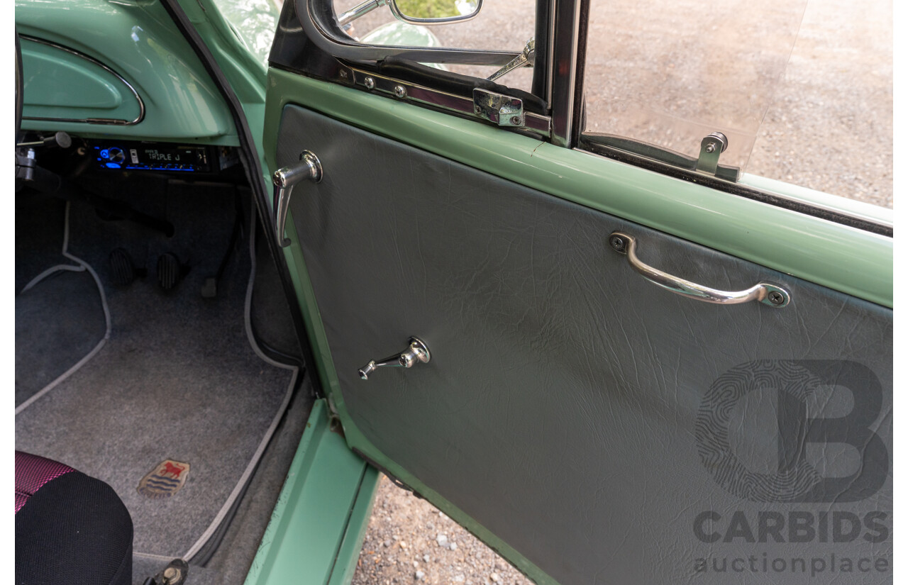 1/1959 Morris Minor 1000 Series III Light Pastel Green Datsun 1.2L - Engineered