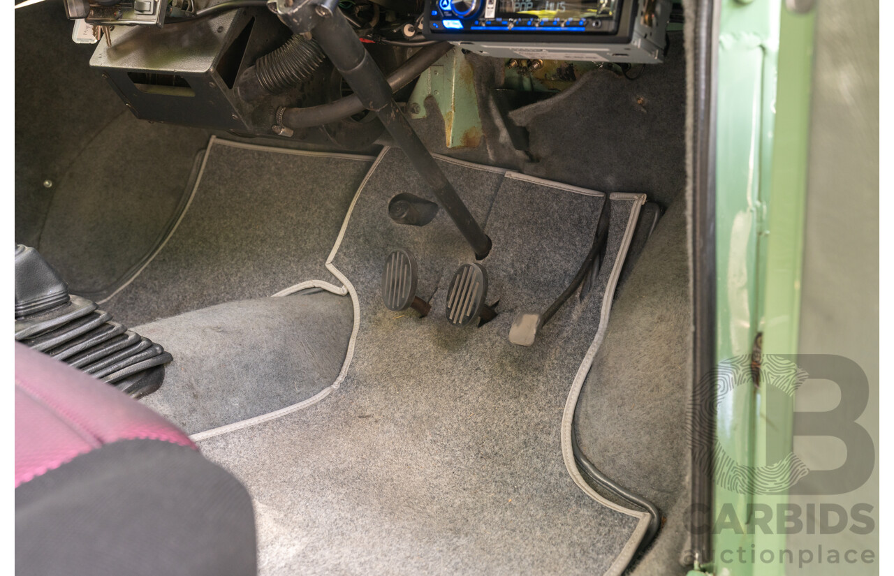 1/1959 Morris Minor 1000 Series III Light Pastel Green Datsun 1.2L - Engineered