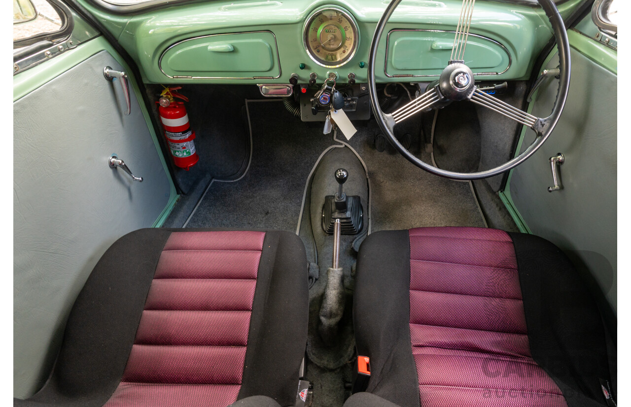 1/1959 Morris Minor 1000 Series III Light Pastel Green Datsun 1.2L - Engineered