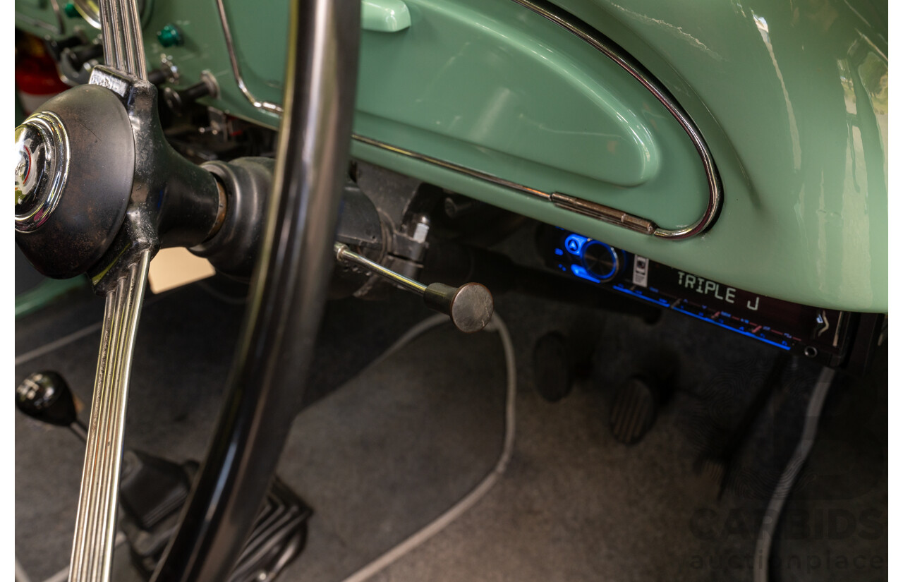 1/1959 Morris Minor 1000 Series III Light Pastel Green Datsun 1.2L - Engineered