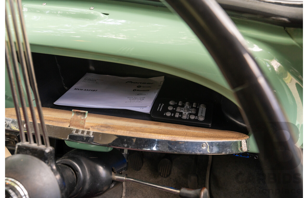 1/1959 Morris Minor 1000 Series III Light Pastel Green Datsun 1.2L - Engineered