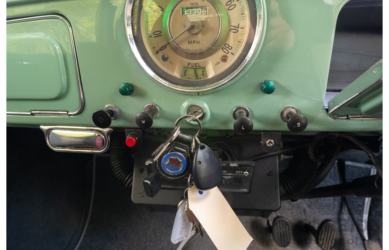 1/1959 Morris Minor 1000 Series III Light Pastel Green Datsun 1.2L - Engineered