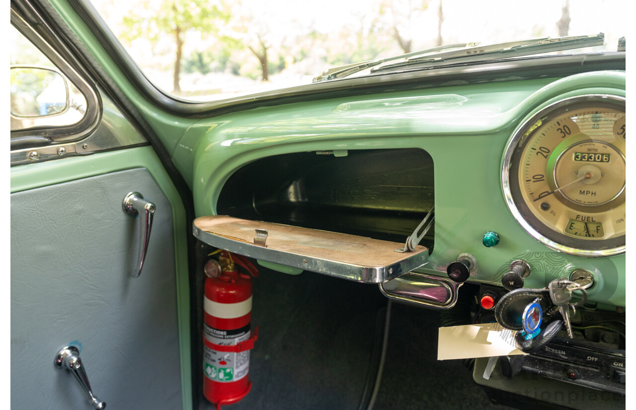 1/1959 Morris Minor 1000 Series III Light Pastel Green Datsun 1.2L - Engineered