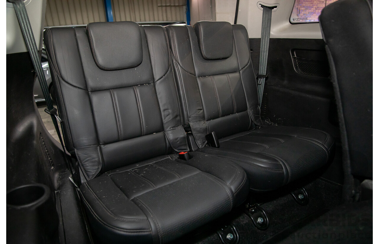 10/2016 Mahindra XUV500 (FWD) MY16 4d Wagon Diamond White Turbo Diesel 2.2L