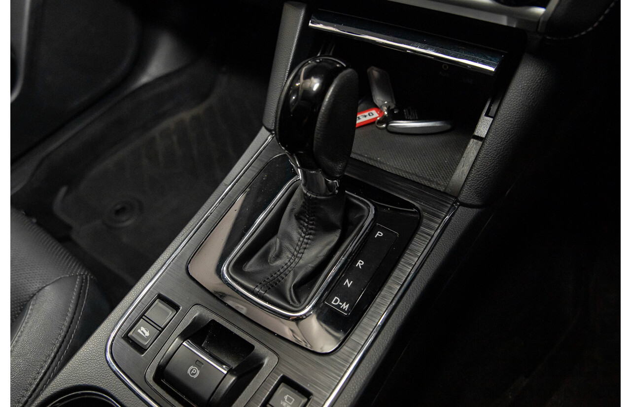 01/2018 Subaru Outback 2.5i Premium (AWD) MY18 4d Wagon Crystal White Pearl 2.5L