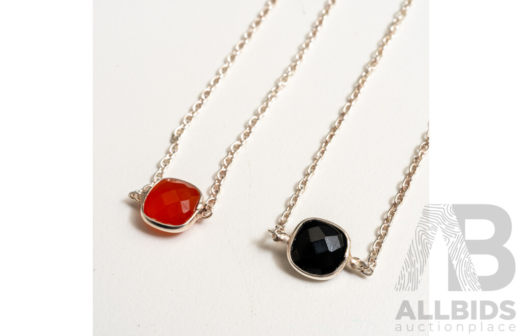 925 Sterling Silver Bracelets with Cushion Cut Onyx and Carnelian. Lot of 2 - 3.2gms