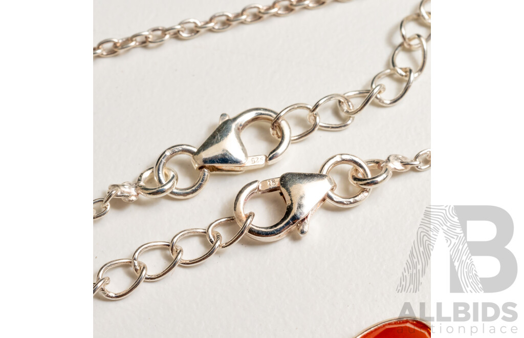 925 Sterling Silver Bracelets with Cushion Cut Onyx and Carnelian. Lot of 2 - 3.2gms