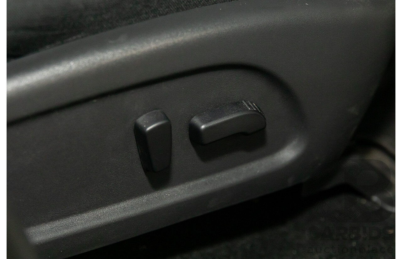 06/2020 Nissan Pathfinder ST (FWD) R52 MY19 SERIES III 4d Wagon Ivory White Pearl V6 3.5L