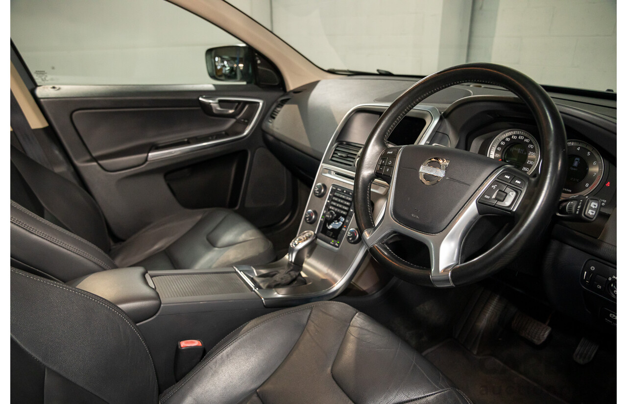 11/2012 Volvo XC60 3.2 Teknik DZ MY12 4d Wagon Mystic Silver Metallic V6 3.2L