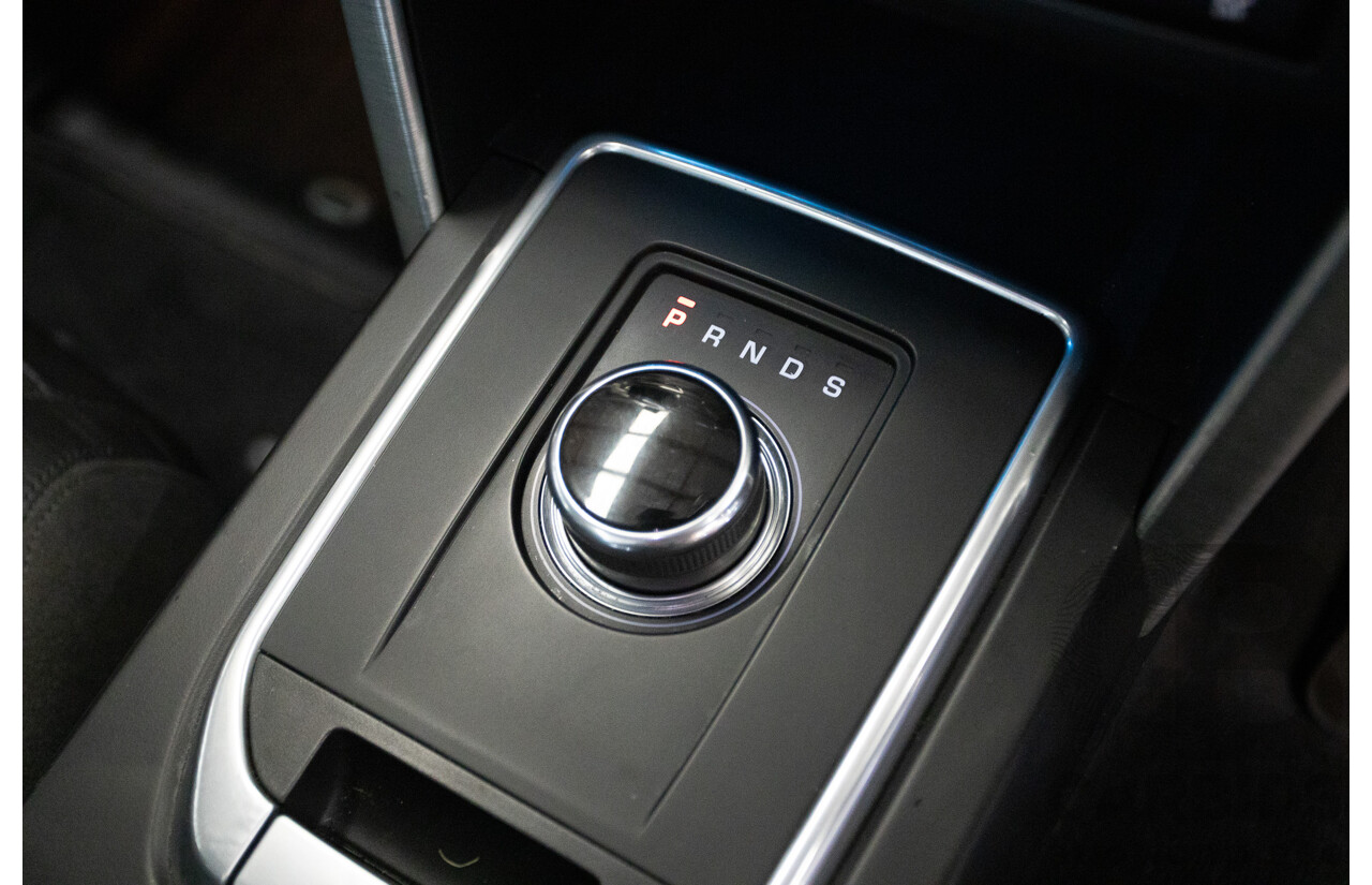 05/2017 Land Rover Discovery Sport TD4 150 HSE (AWD) LC MY17 4D Wagon Corris Grey Metallic Turbo Diesel 2.0L - 7 Seat