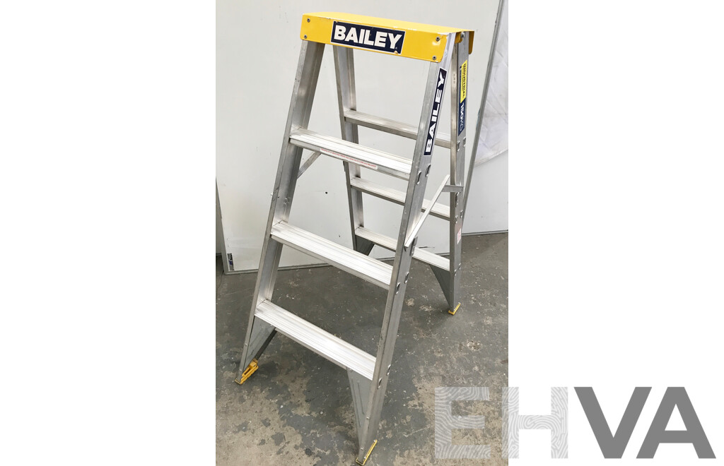 Bailey (FS13394) 4 Step Double Sided 150kg Ladder