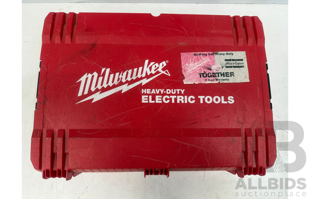 Milwaukee 18V Impact Driver Kit