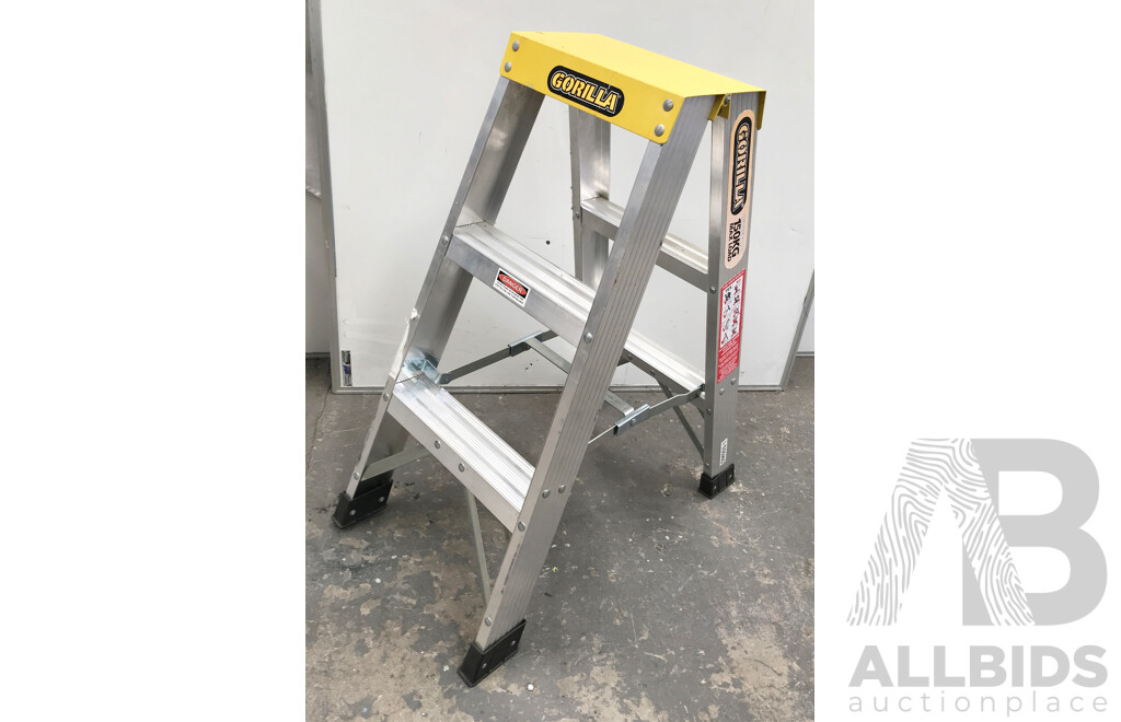 Gorilla (SM003-I) Industrial Double Sided Step Ladder