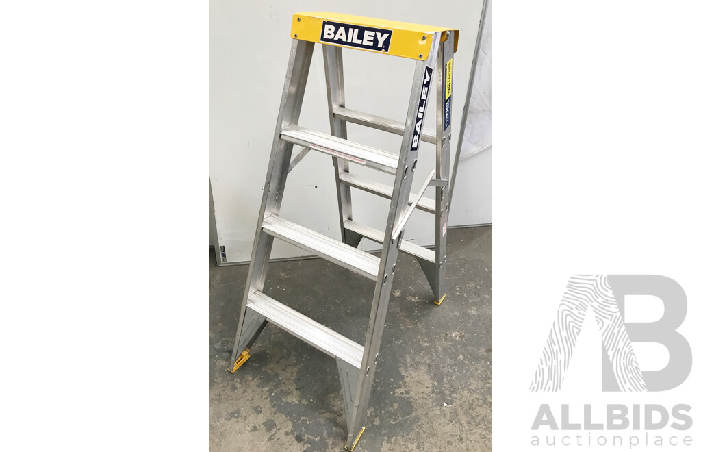 Bailey (FS13394) 4 Step Double Sided 150kg Ladder