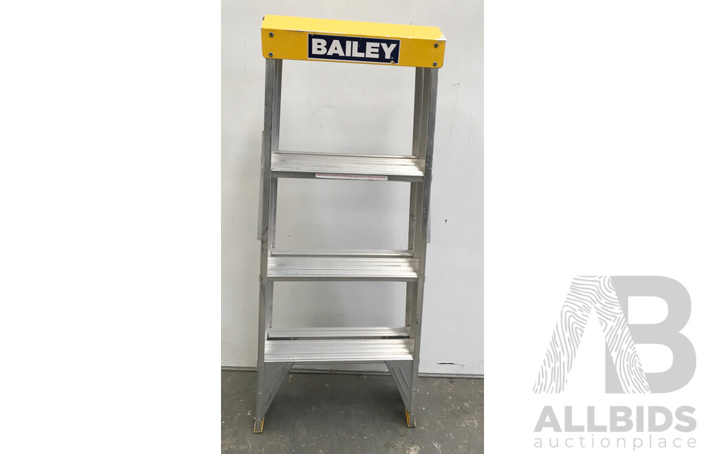 Bailey (FS13394) 4 Step Double Sided 150kg Ladder