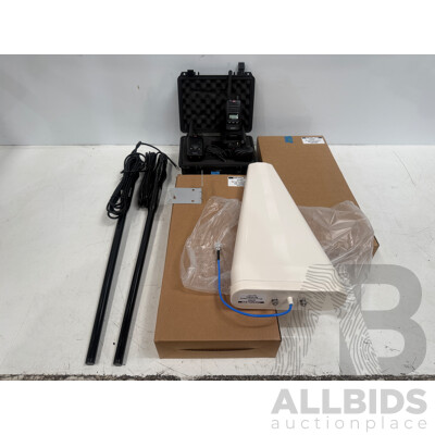2x GME TX675 Handheld UHF Radios in Case + 2x Short GME UHF Aerials + 2x Benelec 5G Log Periodic Antenna +