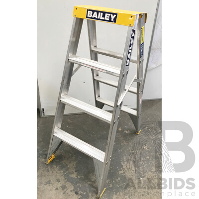 Bailey (FS13394) 4 Step Double Sided 150kg Ladder