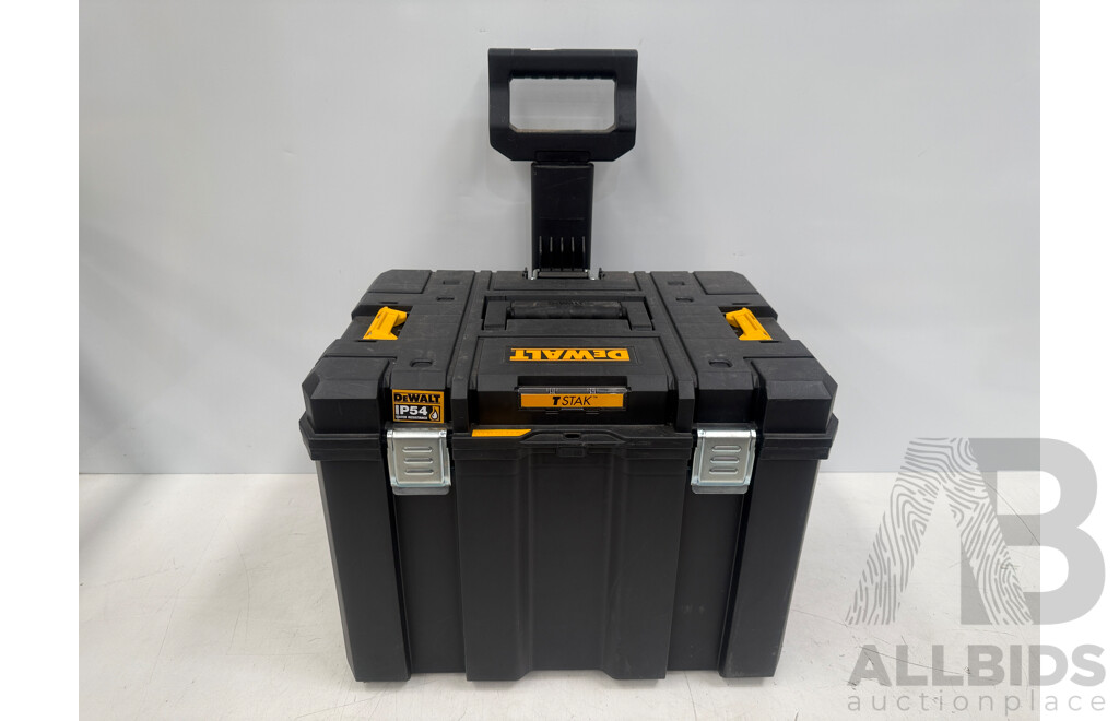 Assorted Lot of Dewalt Tools