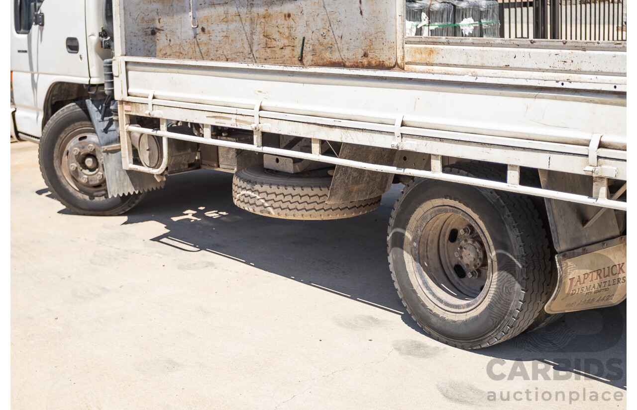06/1994 Isuzu NPR400 Medium Tray Top Truck 4x2 White Diesel 4.3L