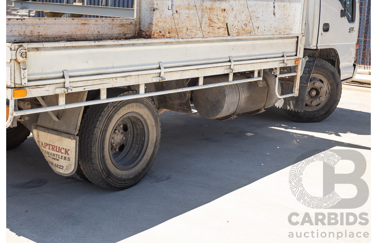 06/1994 Isuzu NPR400 Medium Tray Top Truck 4x2 White Diesel 4.3L