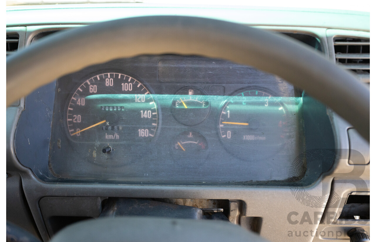 06/1994 Isuzu NPR400 Medium Tray Top Truck 4x2 White Diesel 4.3L