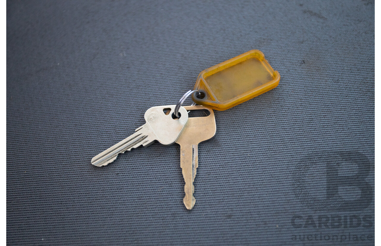 06/1994 Isuzu NPR400 Medium Tray Top Truck 4x2 White Diesel 4.3L