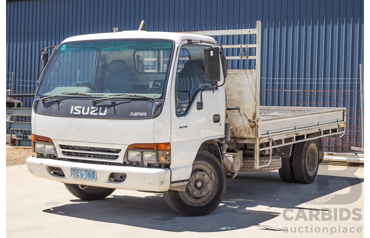 06/1994 Isuzu NPR400 Medium Tray Top Truck 4x2 White Diesel 4.3L