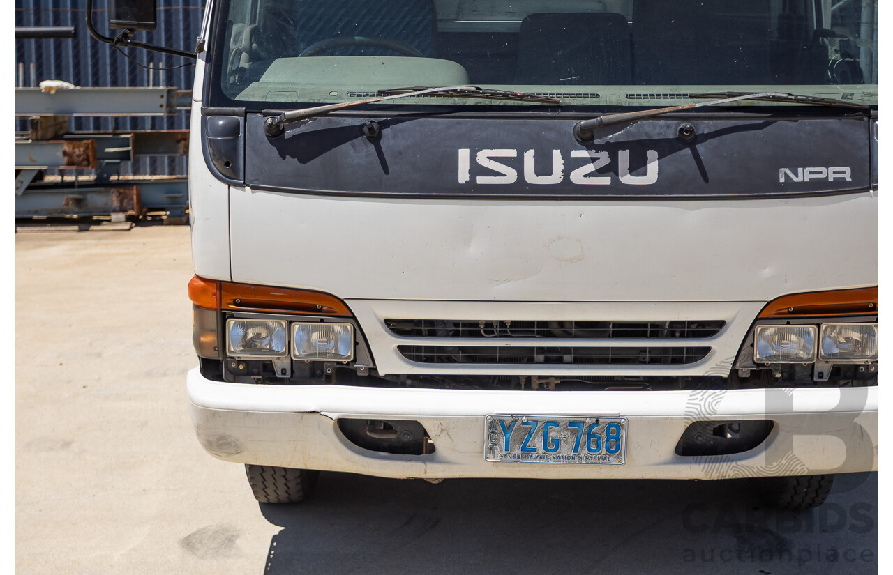06/1994 Isuzu NPR400 Medium Tray Top Truck 4x2 White Diesel 4.3L