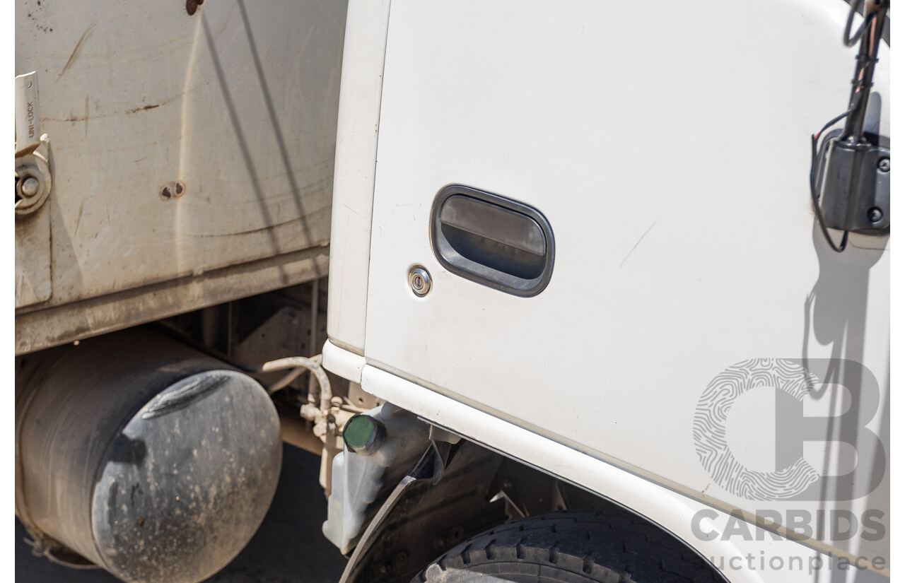 06/1994 Isuzu NPR400 Medium Tray Top Truck 4x2 White Diesel 4.3L