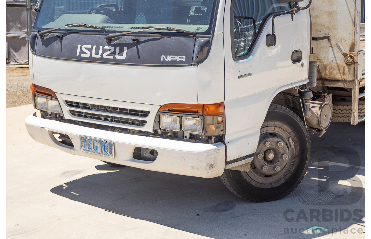 06/1994 Isuzu NPR400 Medium Tray Top Truck 4x2 White Diesel 4.3L