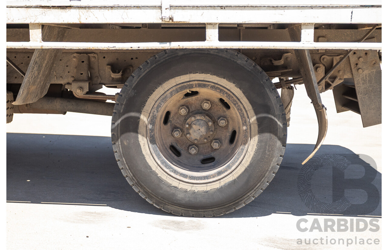 06/1994 Isuzu NPR400 Medium Tray Top Truck 4x2 White Diesel 4.3L