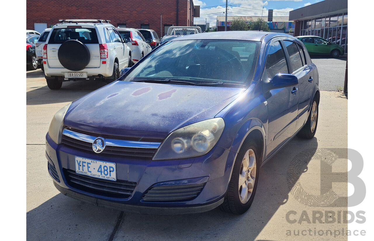 9/2005 Holden Astra CDX AH 5d Hatchback Blue 1.8L