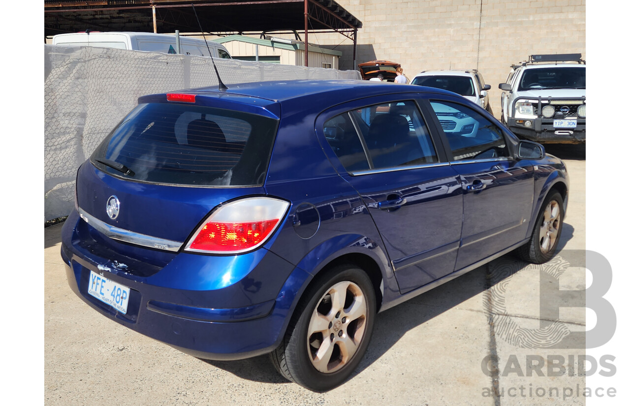 9/2005 Holden Astra CDX AH 5d Hatchback Blue 1.8L