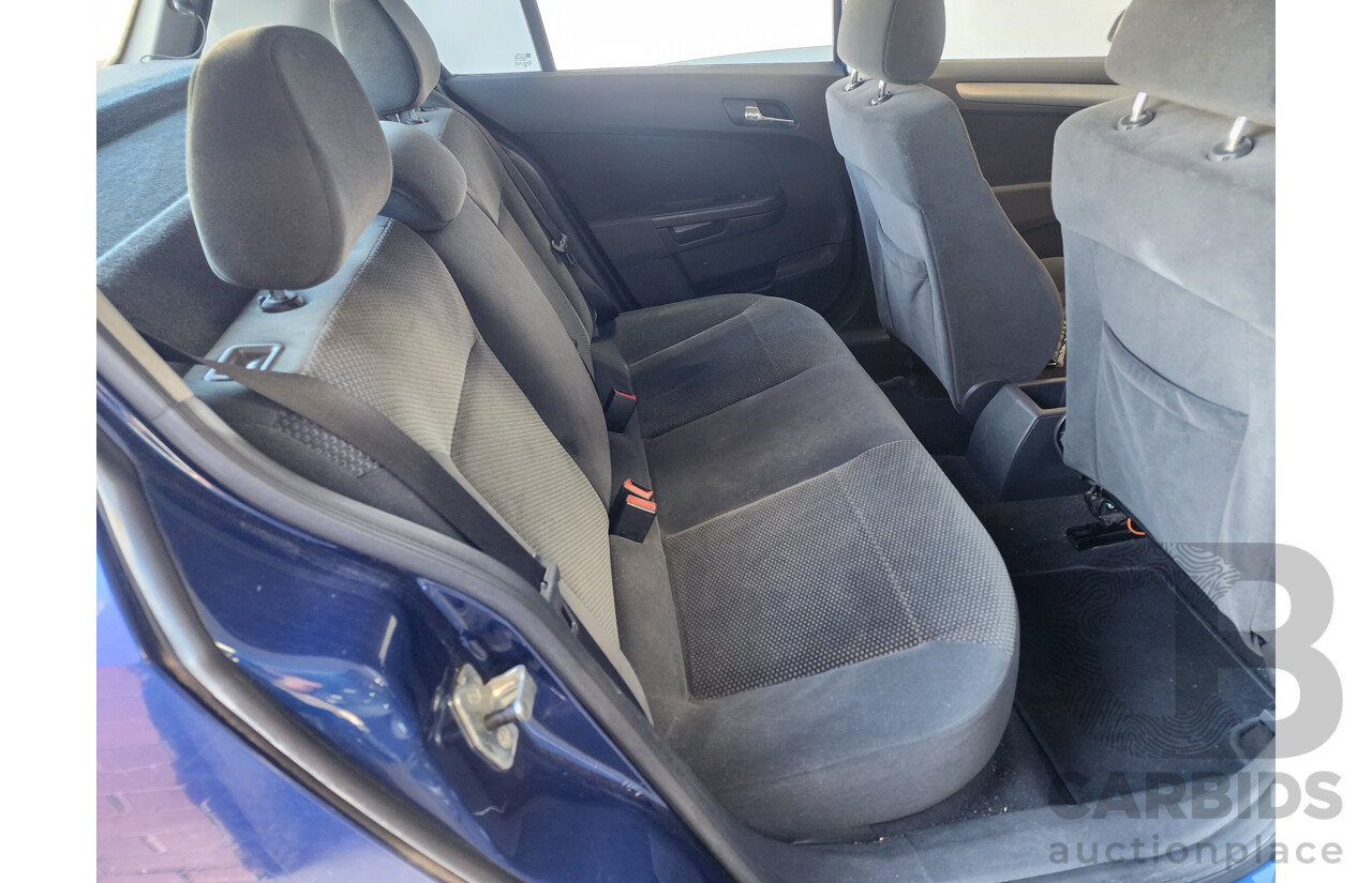 9/2005 Holden Astra CDX AH 5d Hatchback Blue 1.8L