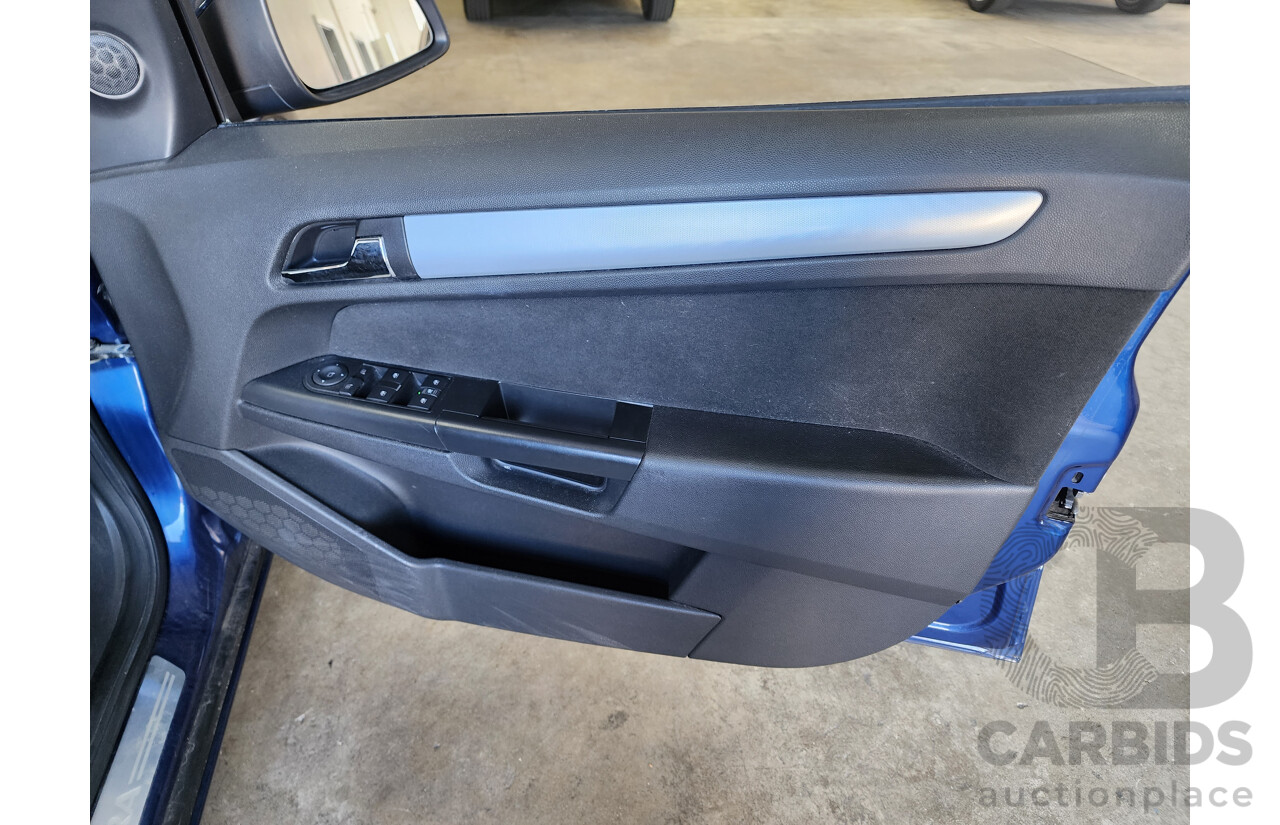 9/2005 Holden Astra CDX AH 5d Hatchback Blue 1.8L