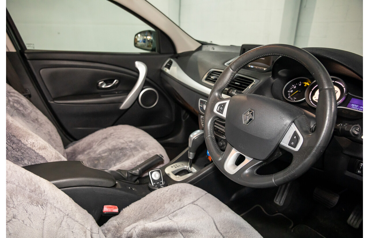 1/2011 Renault Megane Privilege 1.5dci X32 5d Hatchback Diamond Black Turbo Diesel 1.5L