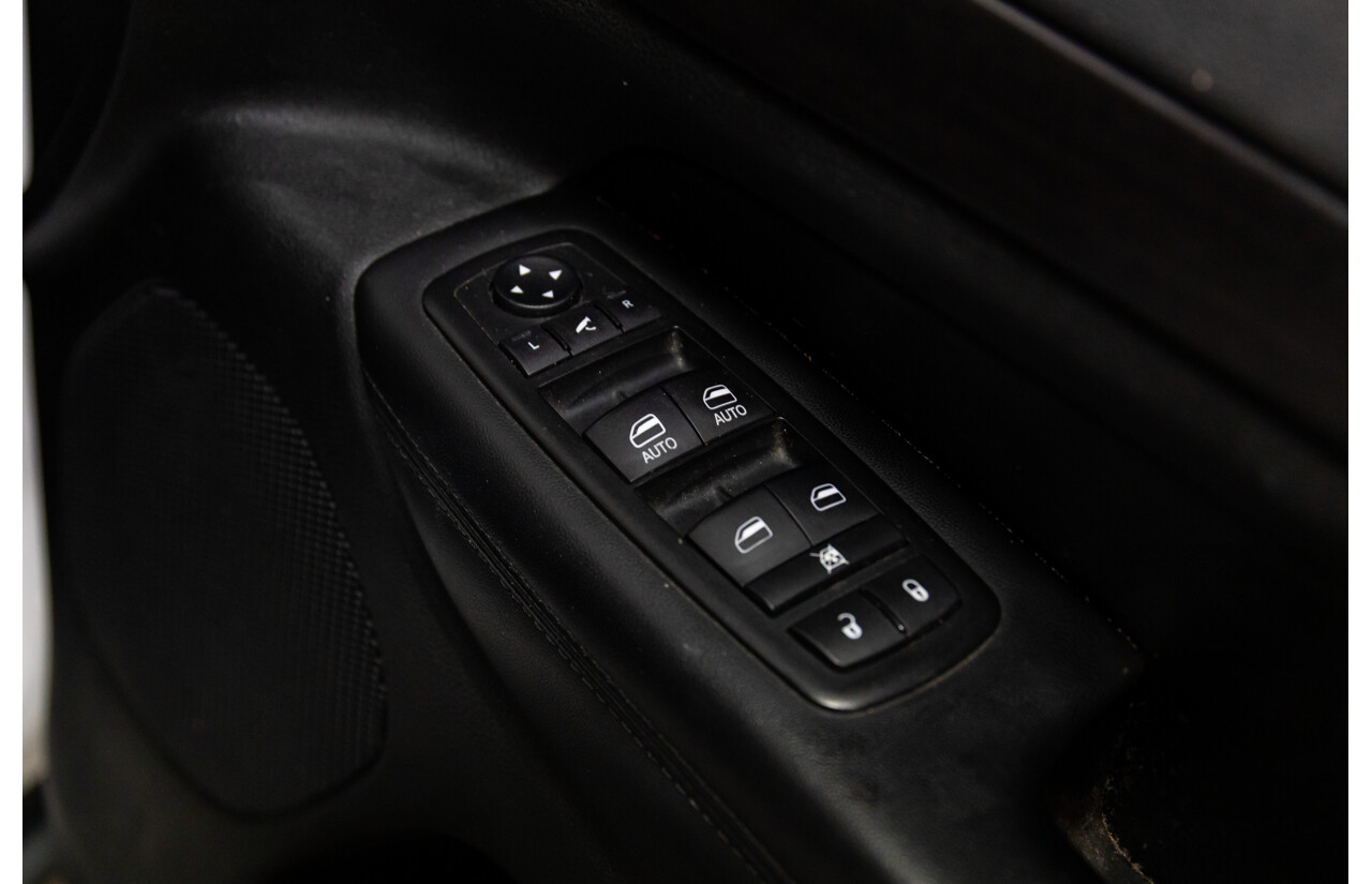 10/2014 Jeep Grand Cherokee Laredo (4x2) WK MY14 4d Wagon Bright White V6 3.6L