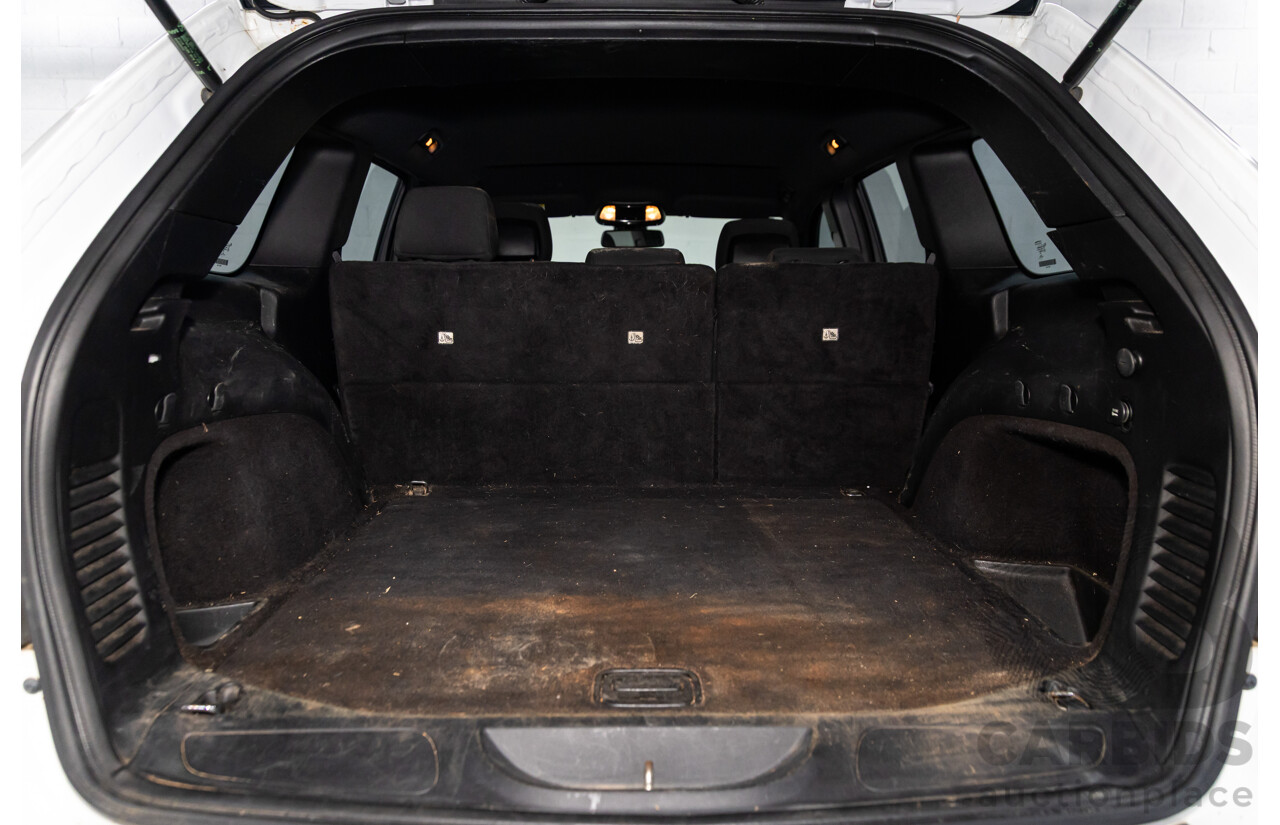 10/2014 Jeep Grand Cherokee Laredo (4x2) WK MY14 4d Wagon Bright White V6 3.6L