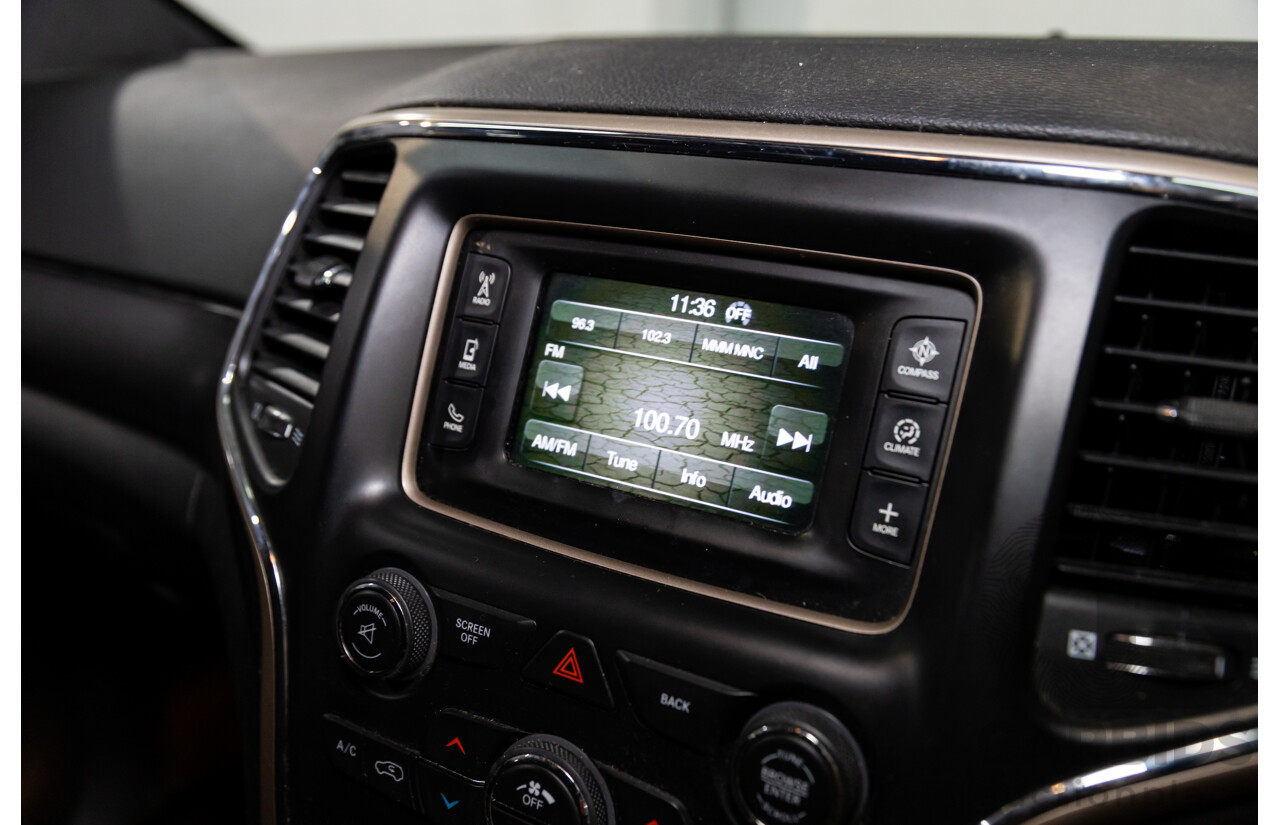 10/2014 Jeep Grand Cherokee Laredo (4x2) WK MY14 4d Wagon Bright White V6 3.6L