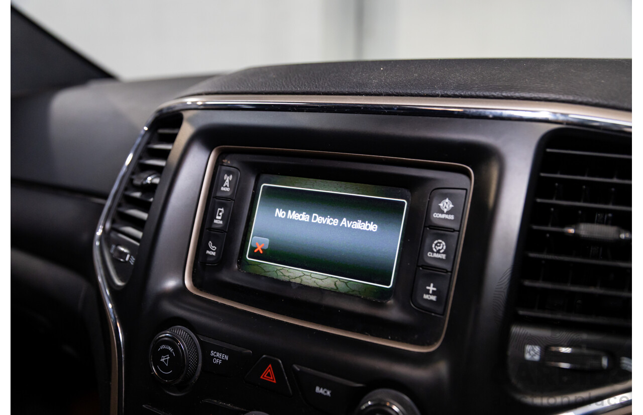 10/2014 Jeep Grand Cherokee Laredo (4x2) WK MY14 4d Wagon Bright White V6 3.6L