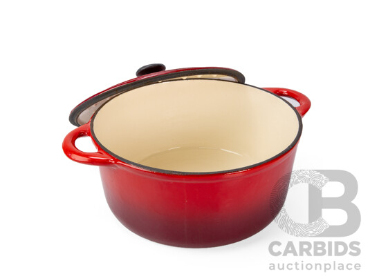 Large Classica Cast Iron Enameled Cooking Pot