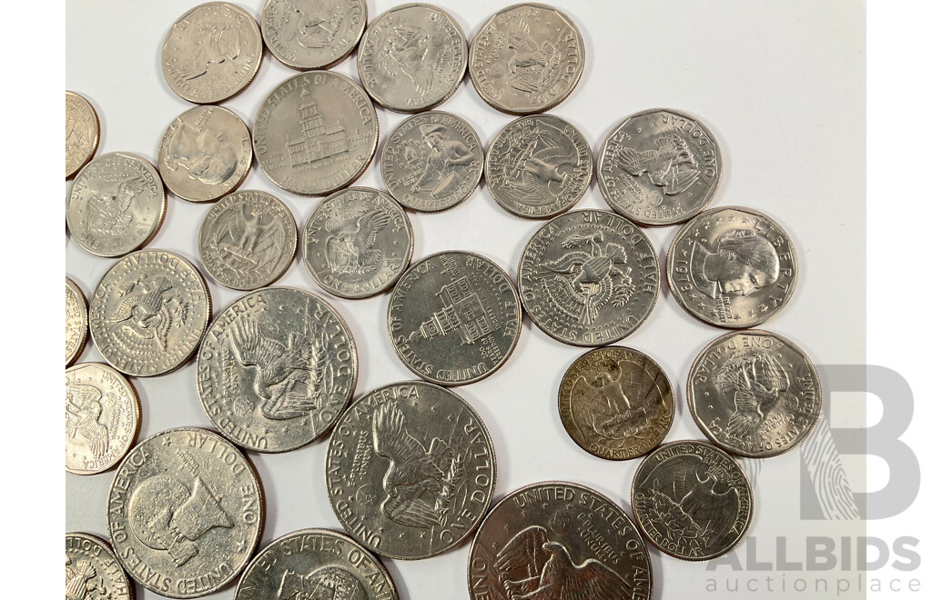 Collection of USA Dollars, Half Dollars and Quarters Including 1776-1976 Commemoratives