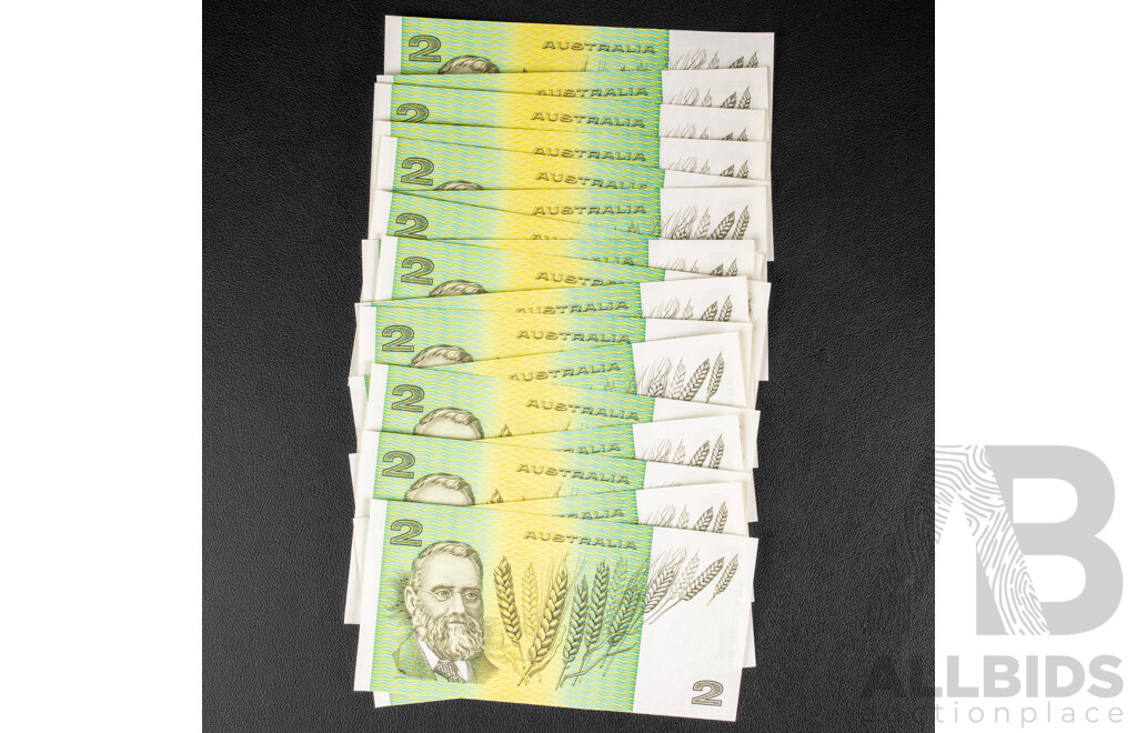 Thirty Five Australian 1985 Two Dollar Notes, Johnston/Fraser, Consecutive LNA 784451 - LNA784485