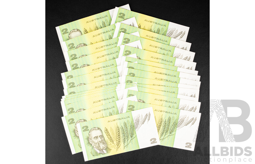 Twenty Five Australian 1985 UNC Two Dollar Notes, R89 Johnston/Fraser Consecutive LJV 847611 - LJV 847635