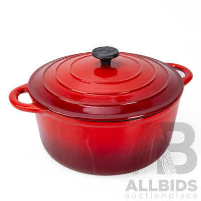 Large Classica Cast Iron Enameled Cooking Pot