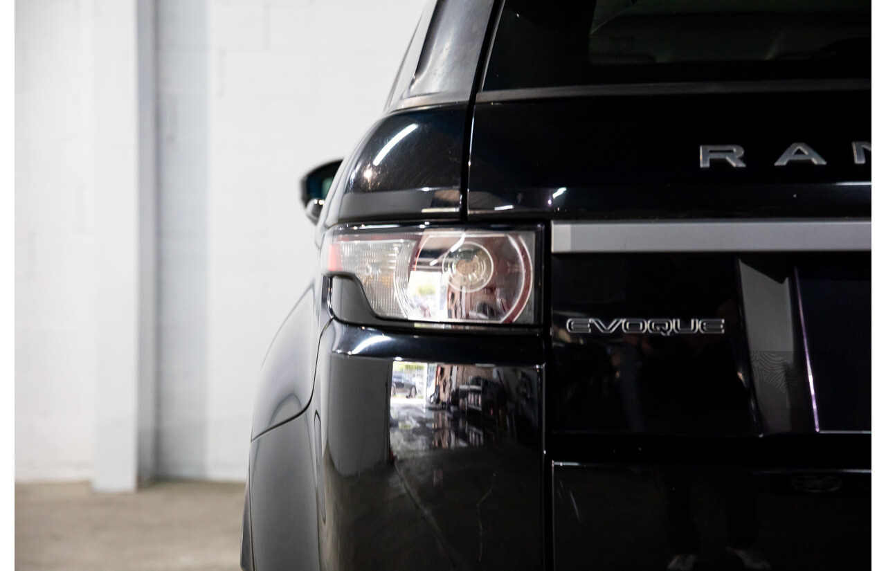 1/2015 Range Rover Evoque SD4 Pure LV MY15 5d Wagon Santorini Black Turbo Diesel 2.2L