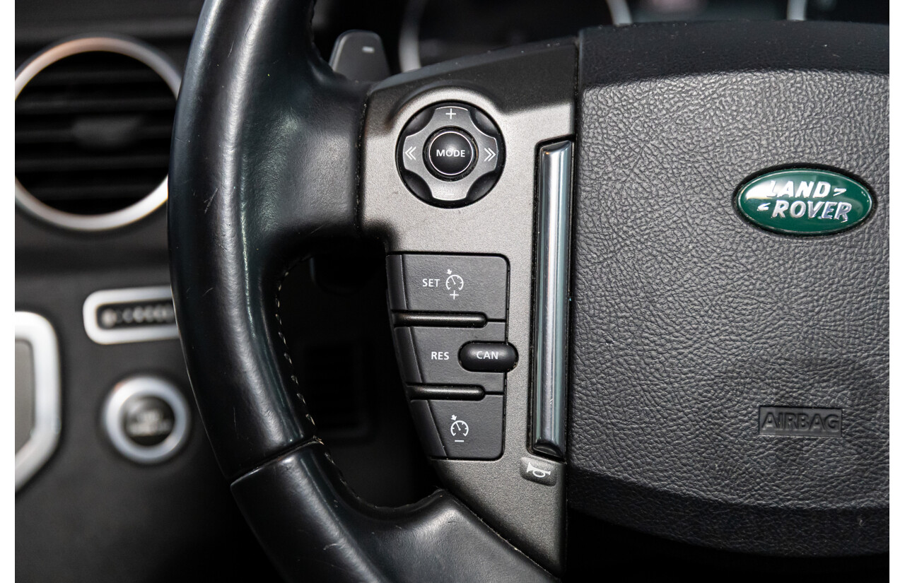 12/2013 Land Rover Discovery 4 3.0 TDV6 MY13 4d Wagon Santorini Black Metallic Turbo Diesel V6 3.0L